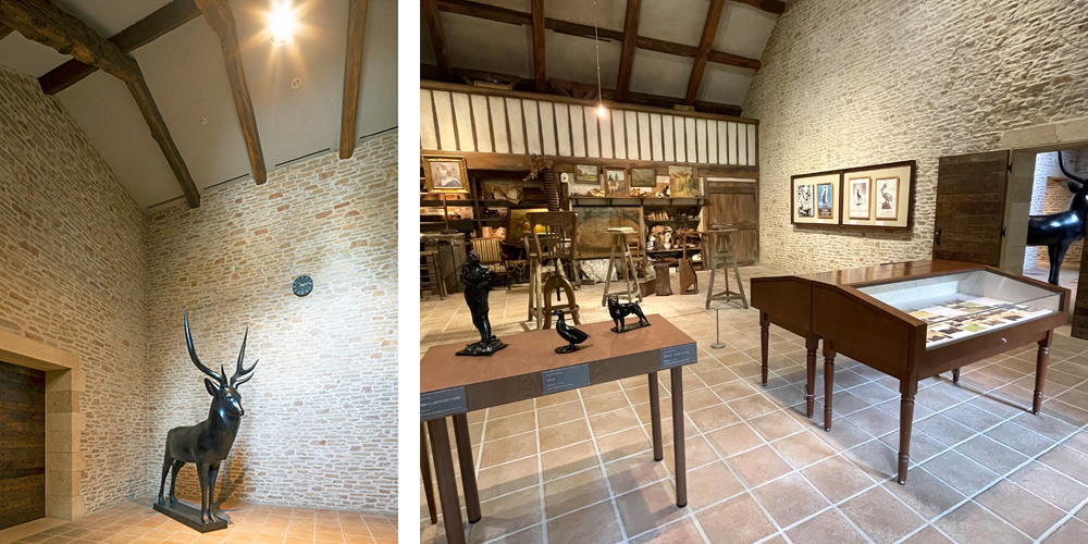 左：別館エントランス（《大鹿》1929年（1976年（?）鋳造））右：「彫刻家のアトリエ」資料展示