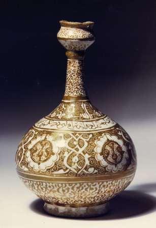 ラスター彩壺口瓶　セルジューク朝 12-13世紀 イラン　四国民家博物館蔵